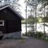 Sauna sijaitsee Ahvenistonjärven rannalla